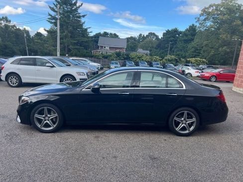 Used 2017 Mercedes-Benz E 300 4MATIC image 2