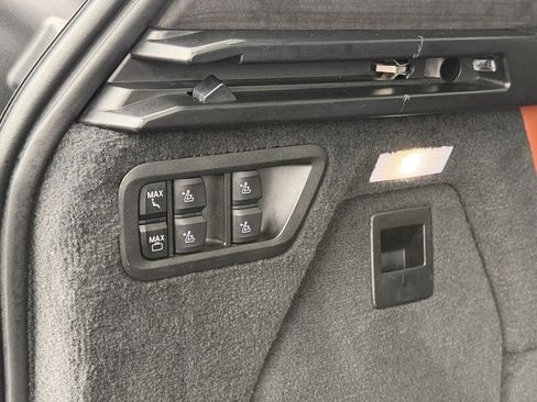 Used 2021 BMW X7 xDrive40i w/ M Sport Package AWD/4WD image 38