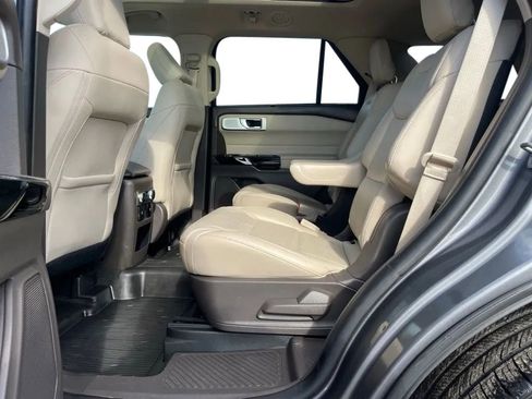 Used 2021 Ford Explorer Platinum w/ Equipment Group 601A AWD/4WD image 15