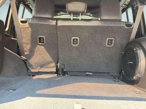 Used 2018 Jeep Wrangler Unlimited Sahara AWD/4WD image 32