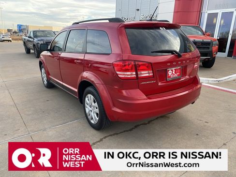 Used 2018 Dodge Journey SE w/ Popular Equipment Group image 3