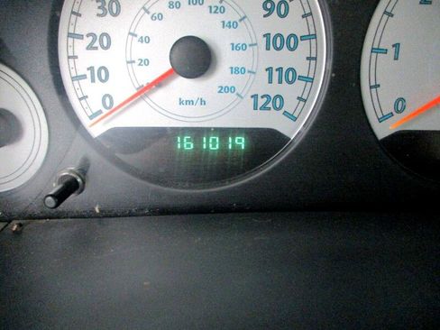 Used 2007 Chrysler Town & Country Touring image 16