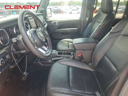 Used 2023 Jeep Wrangler Unlimited Sahara w/ Cold Weather Group AWD/4WD image 3