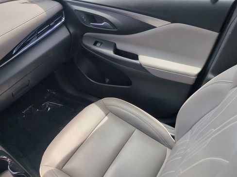 Used 2025 Buick Envista Avenir FWD image 17