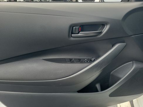 Used 2025 Toyota Corolla LE FWD image 20