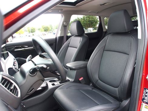 Used 2025 Kia Seltos SX w/ SX Sunroof Package image 16