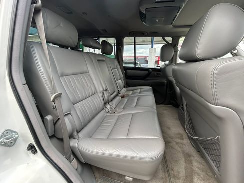 Used 2004 Toyota Land Cruiser AWD/4WD image 15