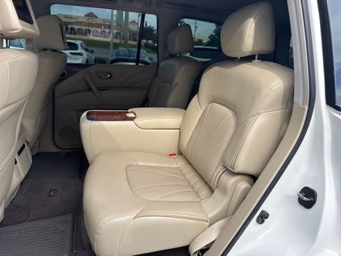 Used 2017 INFINITI QX80 4WD w/ Deluxe Technology Package image 16