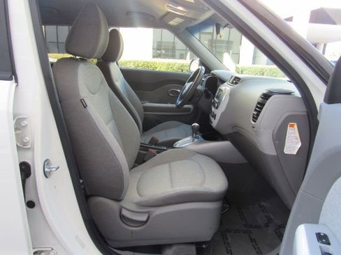 Used 2017 Kia Soul EV-e image 17