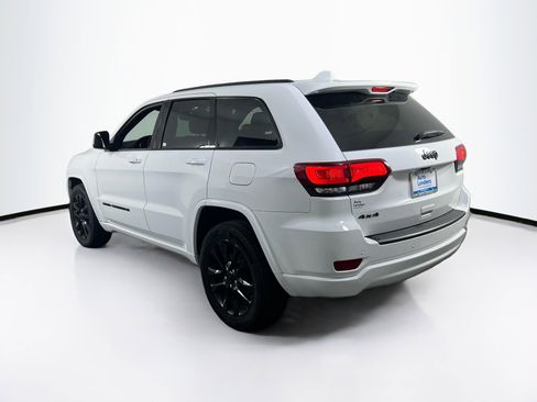 Used 2022 Jeep Grand Cherokee Laredo X image 7