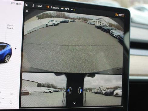 Used 2022 Tesla Model Y Long Range image 18