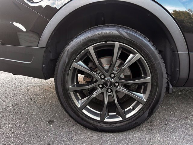 Used 2018 Ford Explorer XLT w/ XLT Appearance Package AWD/4WD image 32