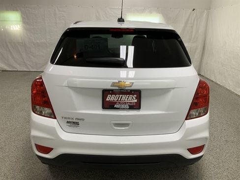 Used 2021 Chevrolet Trax LS w/ Tint and Cruise Package AWD/4WD image 6