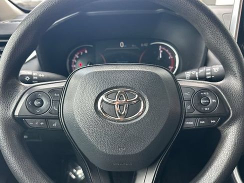 Certified 2025 Toyota RAV4 XLE FWD image 28