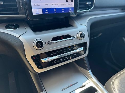 Used 2024 Ford Explorer XLT w/ Equipment Group 202A AWD/4WD image 24