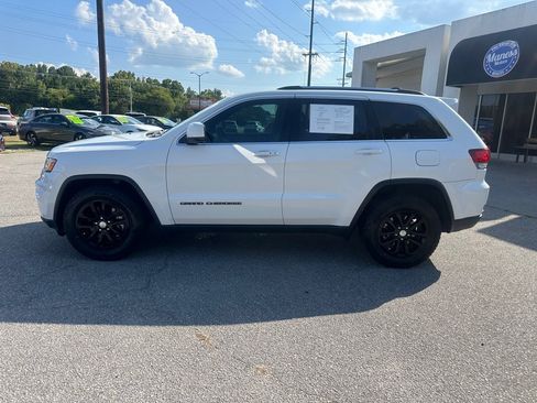 Used 2021 Jeep Grand Cherokee Laredo RWD image 2