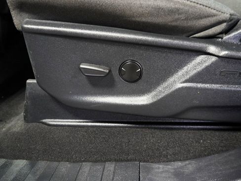 Used 2024 Ford F250 XLT image 11