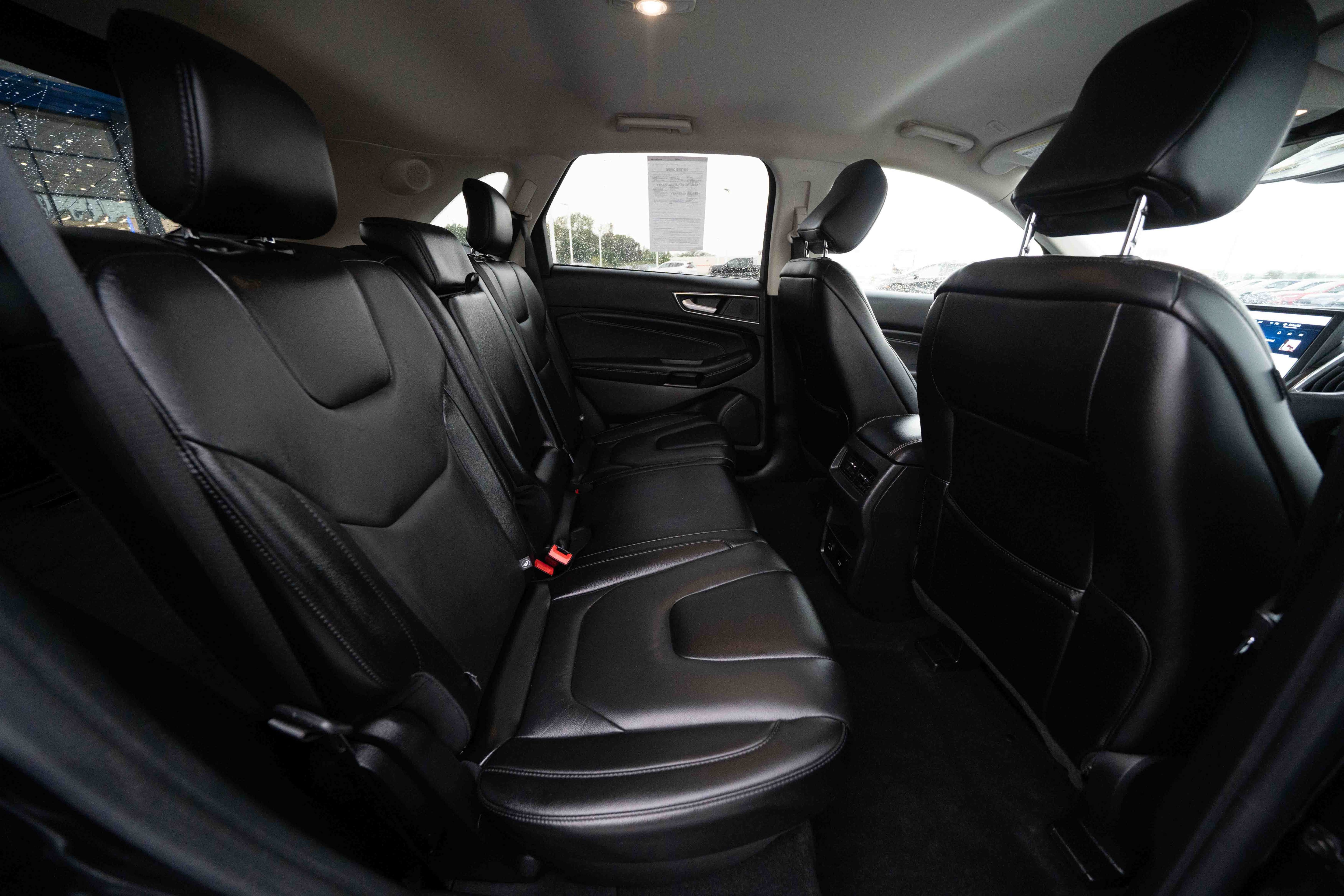 Used 2021 Ford Edge Titanium FWD image 25