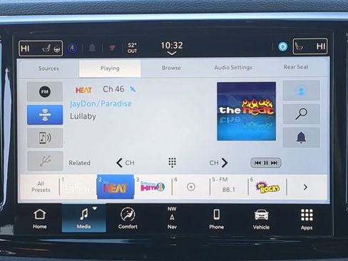 New 2026 Chrysler Pacifica Pinnacle w/ Trailer Tow Group AWD/4WD image 23