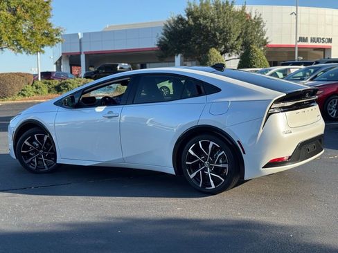 New 2026 Toyota Prius Plug-In Hybrid image 7