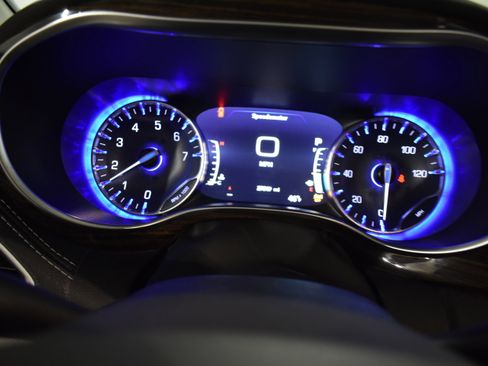 Used 2023 Chrysler Pacifica Limited w/ Trailer Tow Group image 19