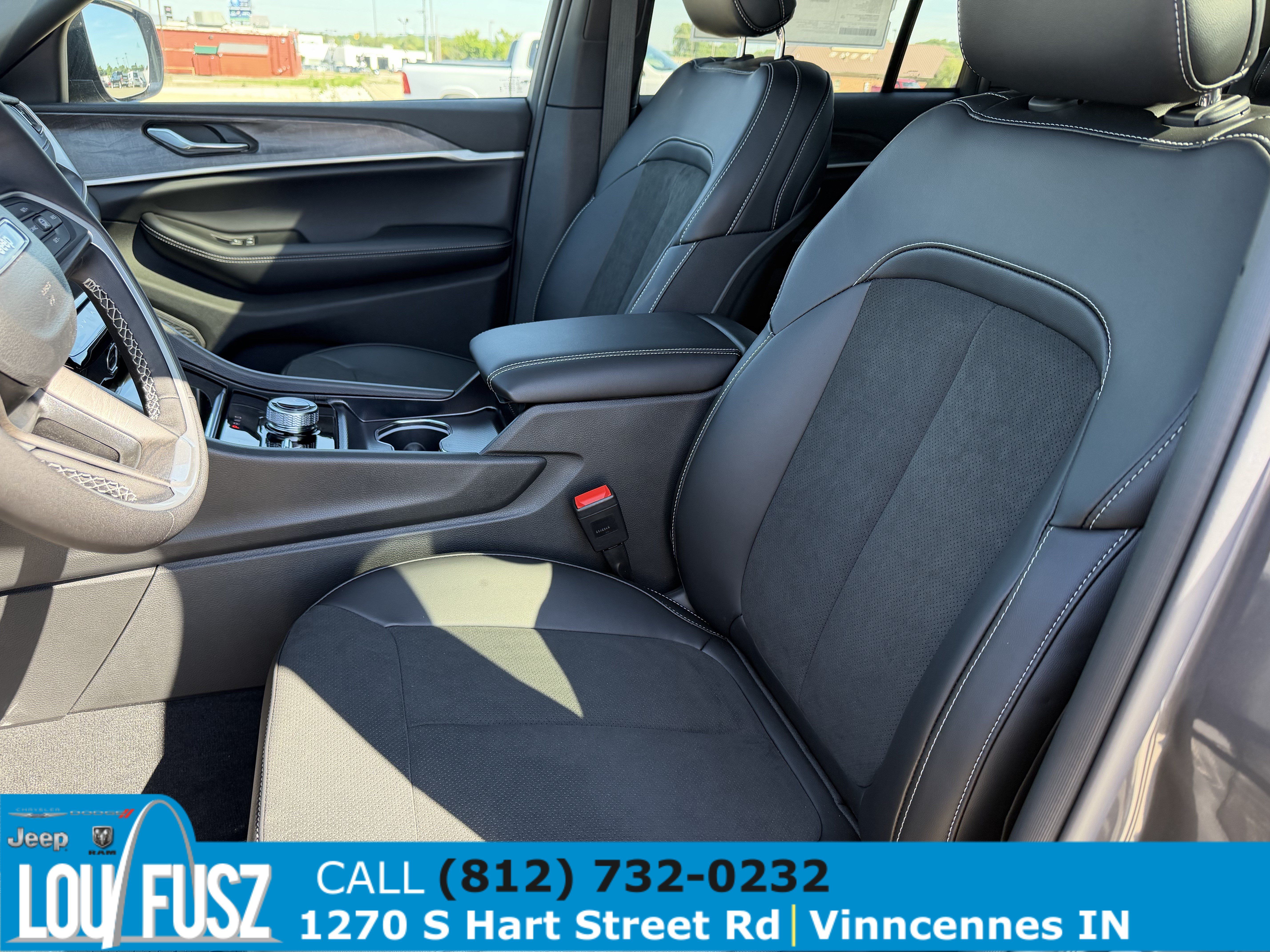 New 2026 Jeep Grand Cherokee Altitude AWD/4WD image 17