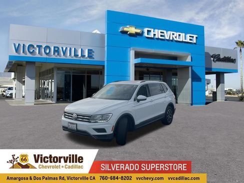 Used 2020 Volkswagen Tiguan SE w/ Panoramic Sunroof Package image 1