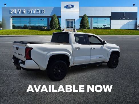Used 2024 Toyota Tacoma SR5 w/ SR5 Upgrade Package image 8