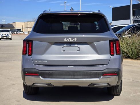Certified 2024 Kia Sorento S image 13