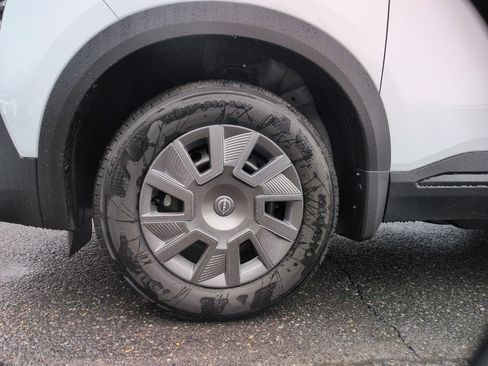 New 2026 Nissan Kicks S image 16