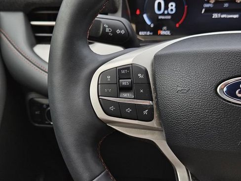 Used 2025 Ford Explorer Active w/ Active Comfort Package image 13