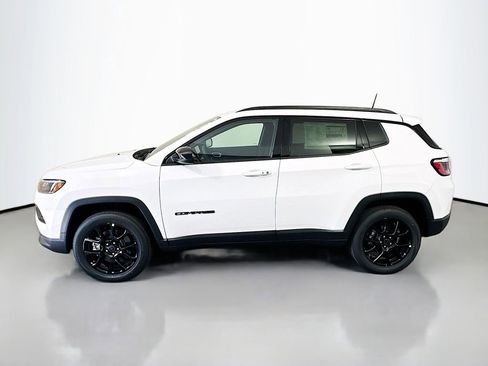 New 2026 Jeep Compass Latitude image 4