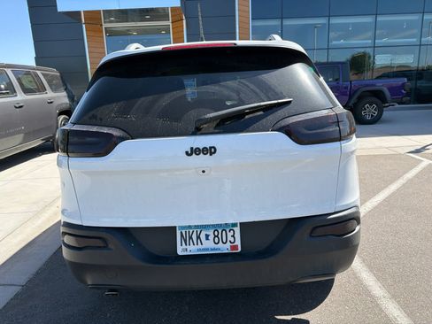 Used 2015 Jeep Cherokee Latitude w/ Cold Weather Group AWD/4WD image 7