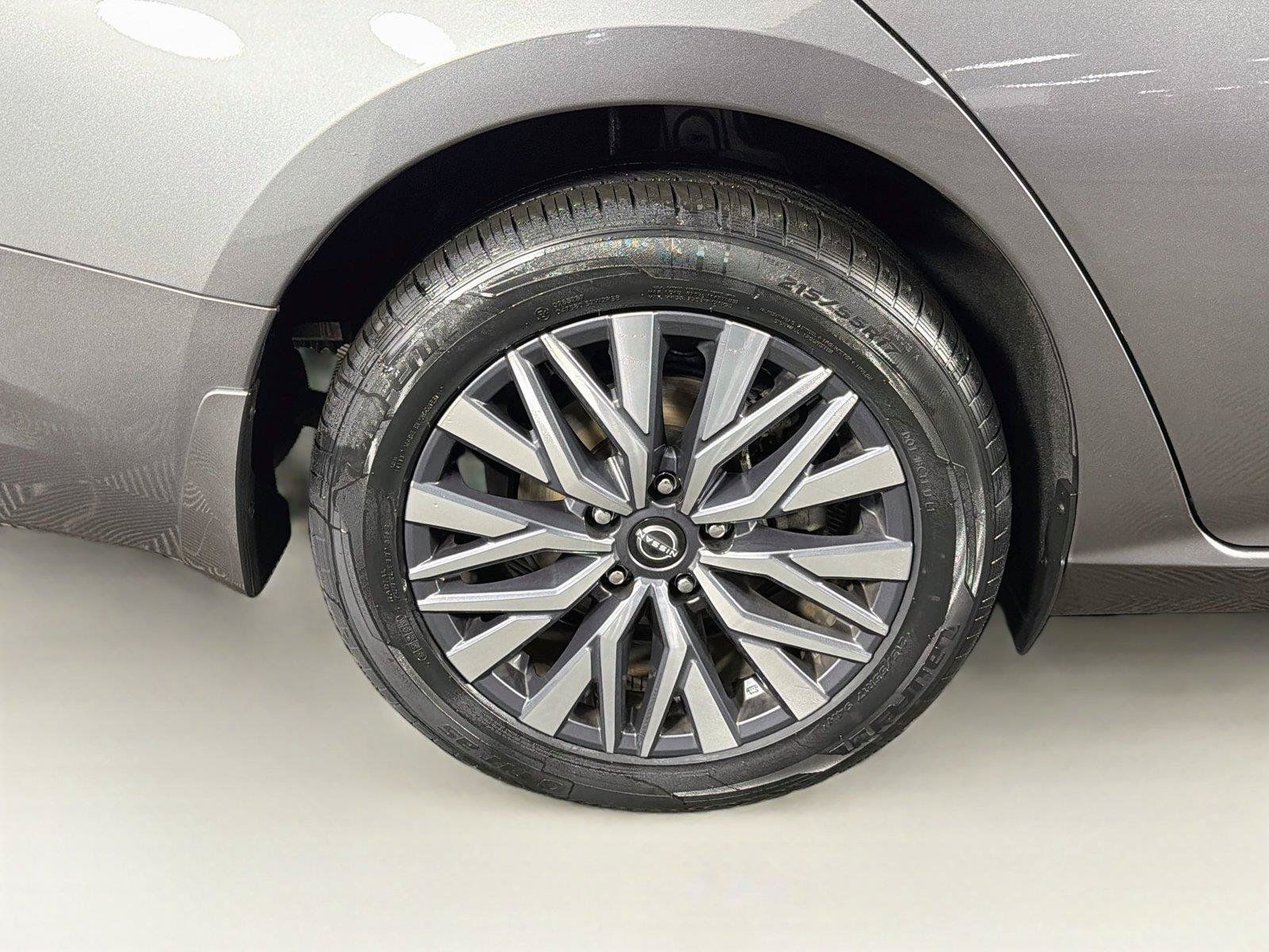 Used 2023 Nissan Altima 2.5 SV AWD/4WD image 33
