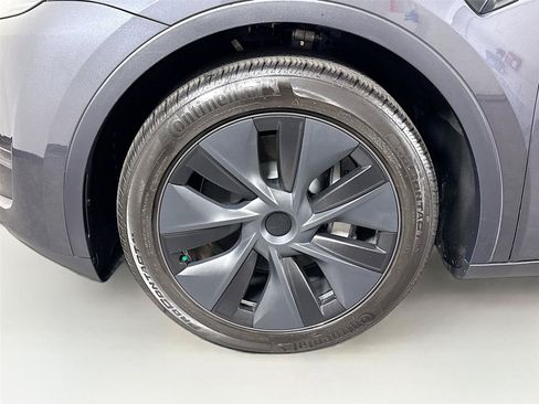 Used 2025 Tesla Model Y Long Range AWD/4WD image 42