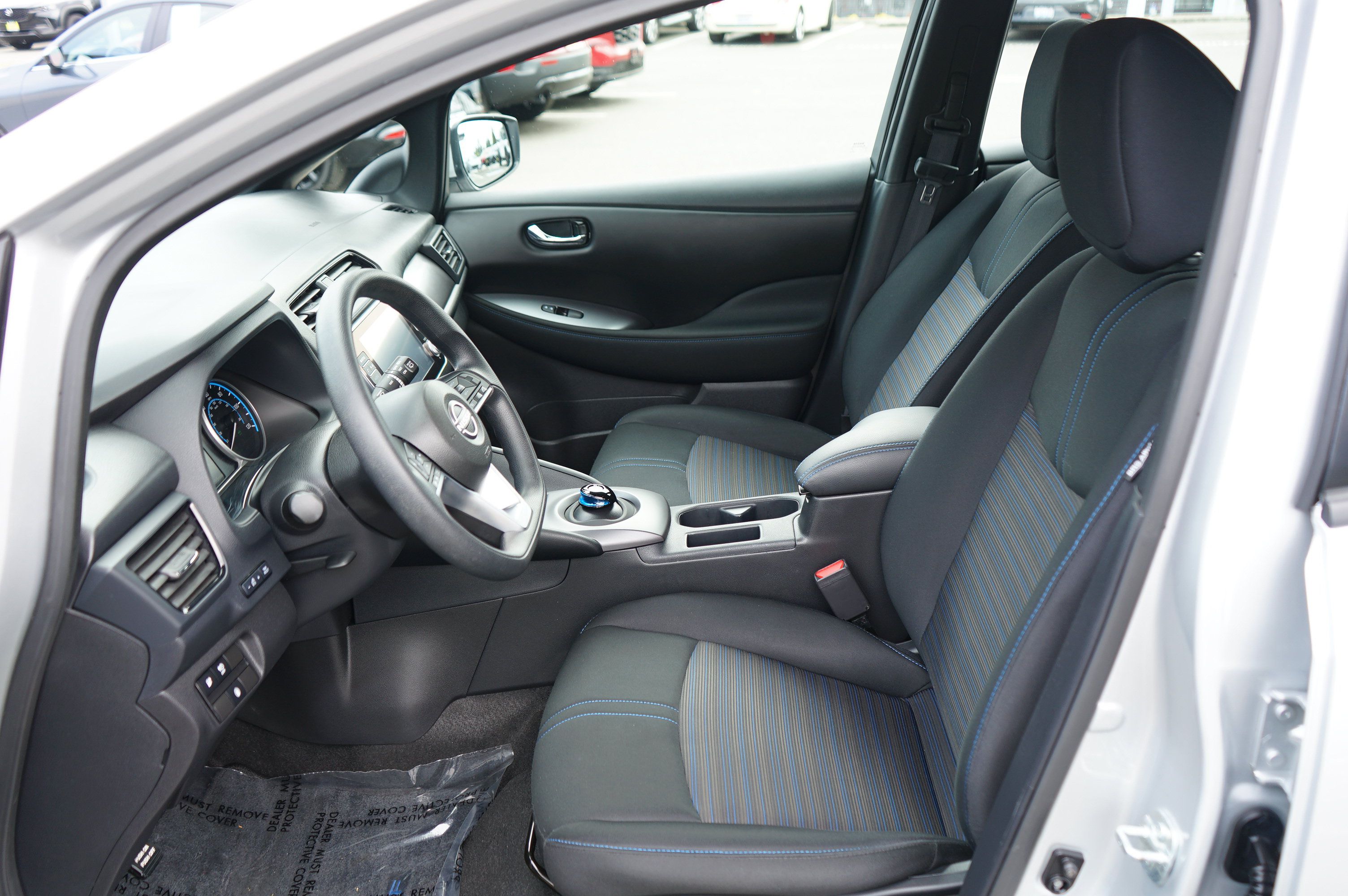 Used 2025 Nissan Leaf S FWD image 14