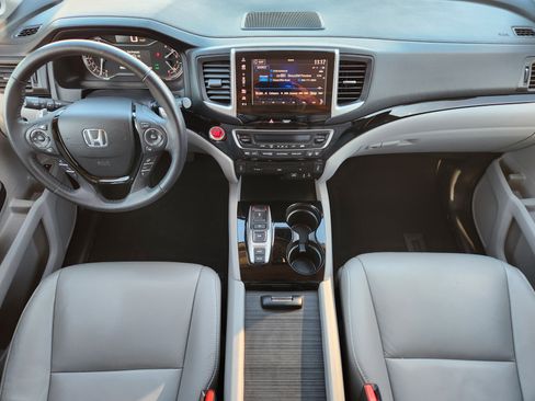 Used 2017 Honda Pilot Touring image 26