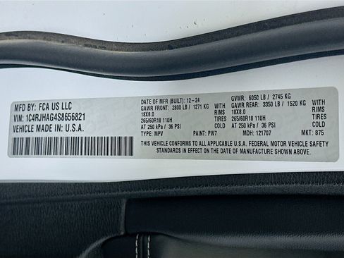 Used 2025 Jeep Grand Cherokee Altitude image 12