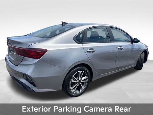 Used 2023 Kia Forte LXS w/ LXS Technology Package FWD image 8