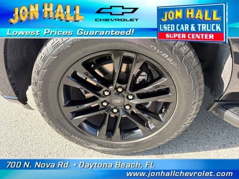 Used 2024 Ford Expedition XLT RWD image 16