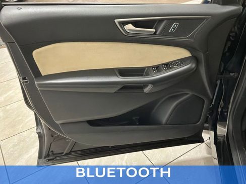 Used 2017 Ford Edge SE w/ Cargo Accessory Package image 4