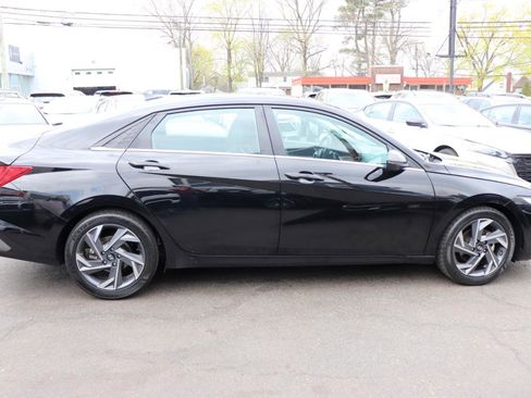 Used 2024 Hyundai Elantra Limited image 6