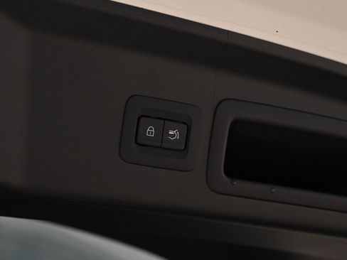 Certified 2025 MAZDA CX-30 AWD 2.5 S w/ Premium Package image 36