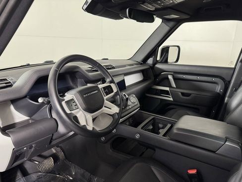 Used 2023 Land Rover Defender 110 X-Dynamic SE image 9