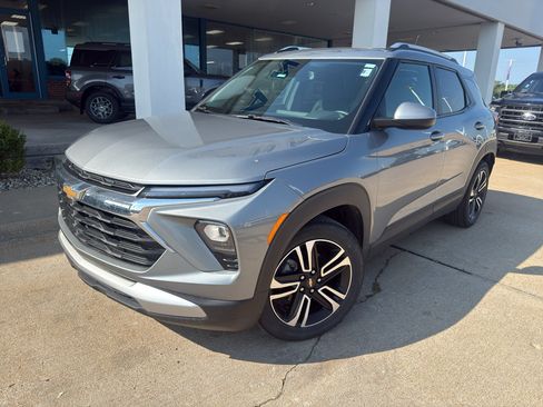Used 2024 Chevrolet TrailBlazer LT w/ Convenience Package FWD image 11