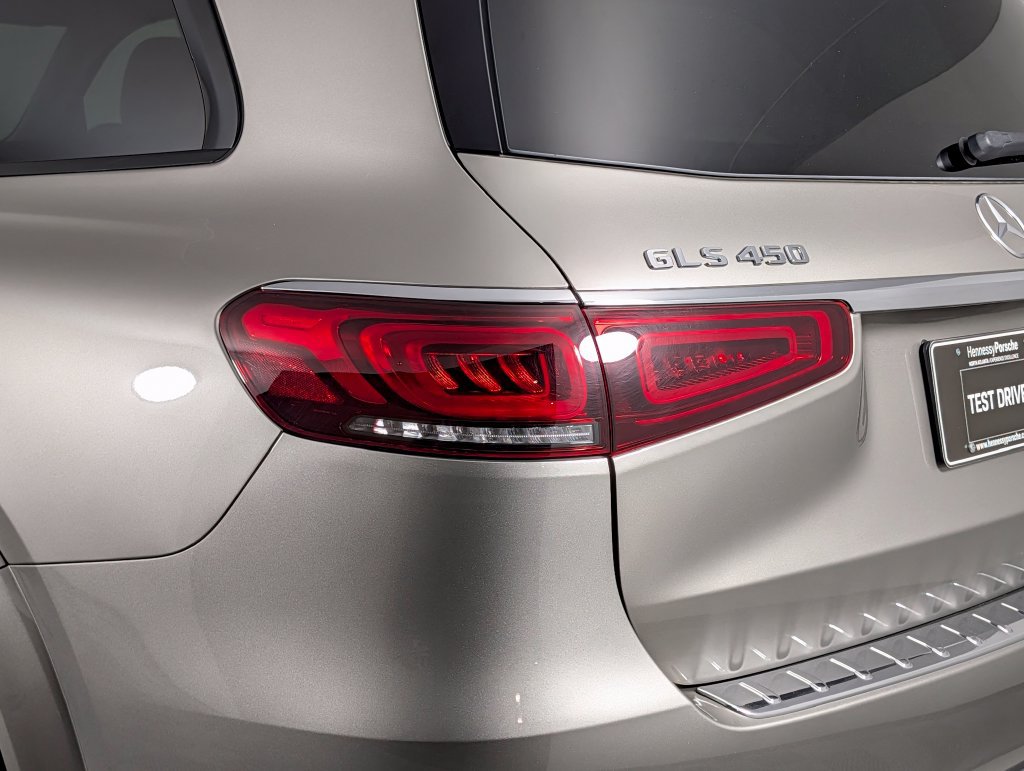 Used 2023 Mercedes-Benz GLS 450 4MATIC image 16