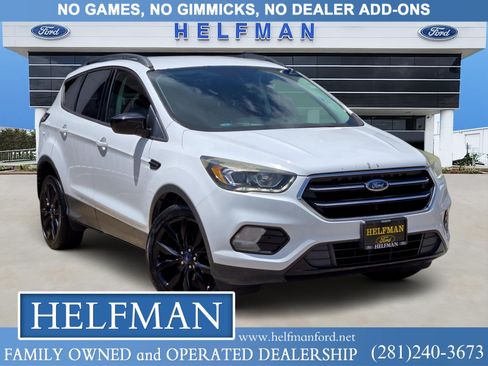 Used 2017 Ford Escape SE w/ Equipment Group 201A FWD image 1