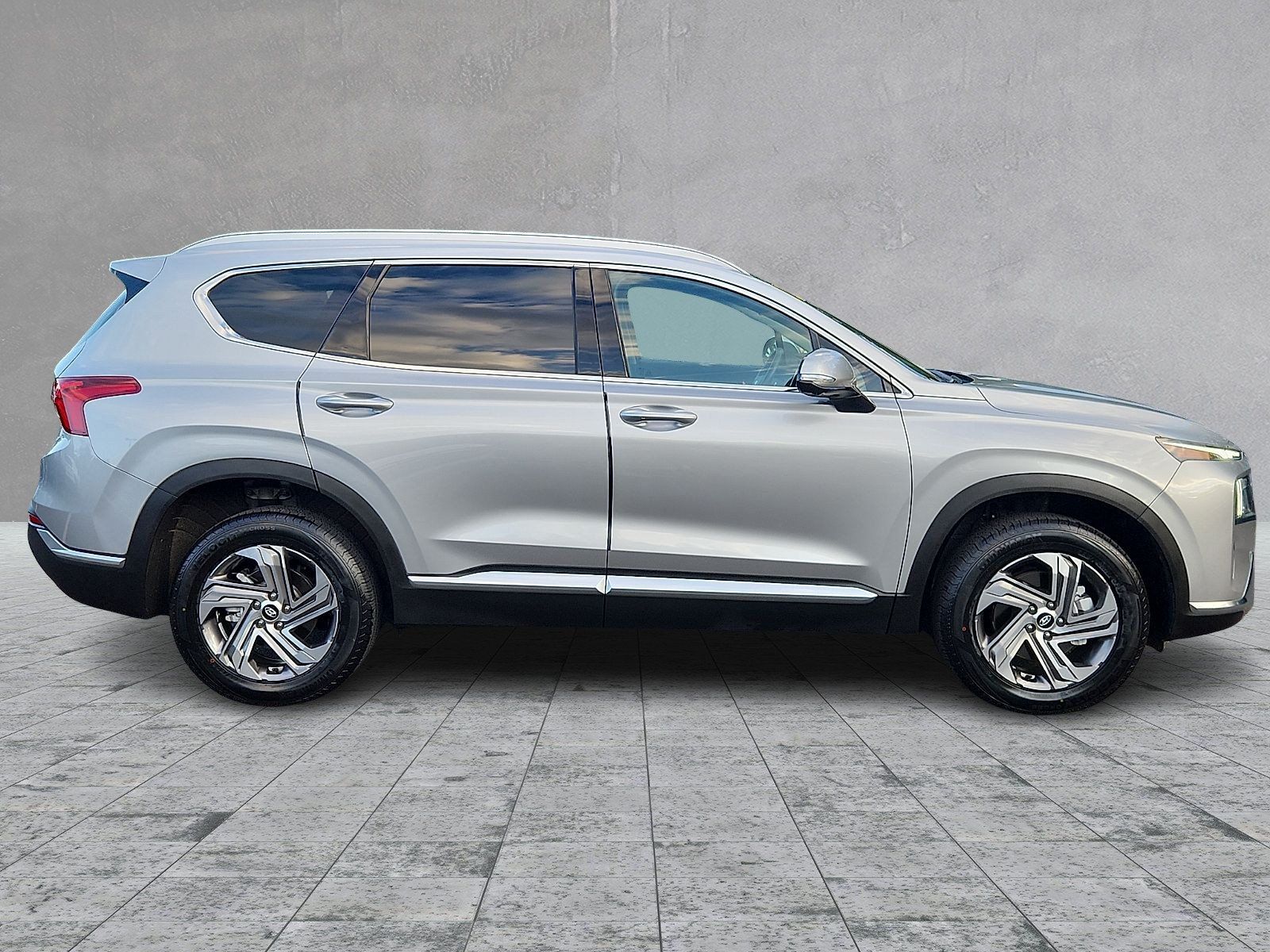 Certified 2023 Hyundai Santa Fe SEL w/ Premium Package AWD/4WD image 7