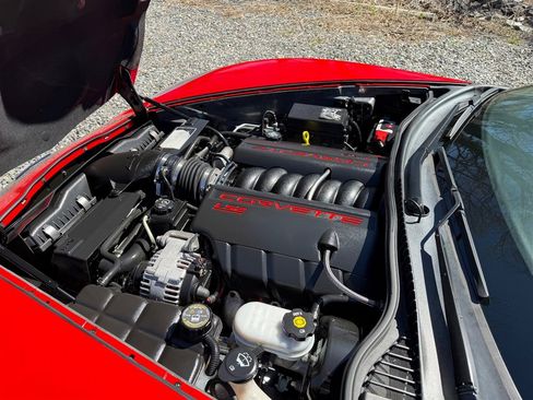 Used 2006 Chevrolet Corvette Convertible w/ Preferred Equipment Group image 11