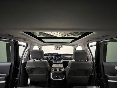 Certified 2025 Ford Expedition Active AWD/4WD image 27